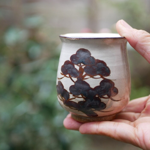 京焼・清水焼 鉄絵 湯呑み 2個セット（松） 湯呑み Shun 通販