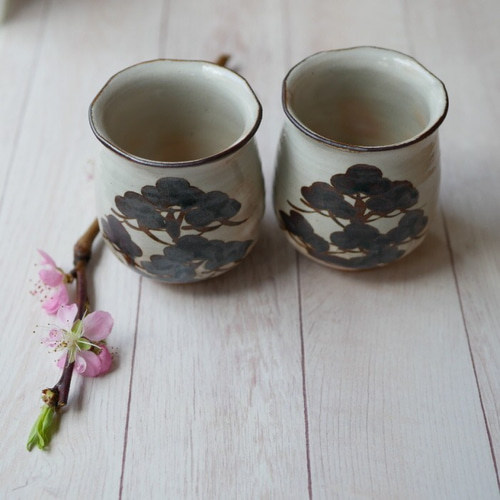 京焼・清水焼 鉄絵 湯呑み 2個セット（松） 湯呑み Shun 通販
