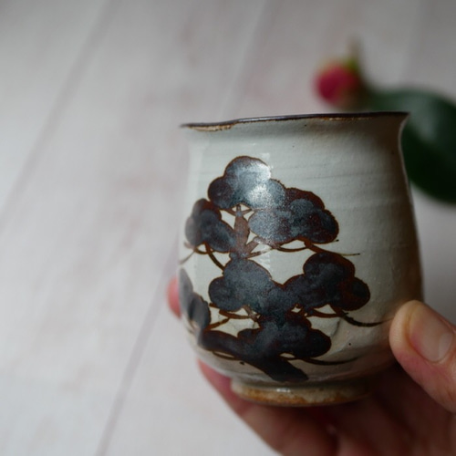 京焼・清水焼 鉄絵 湯呑み 2個セット（松） 湯呑み Shun 通販