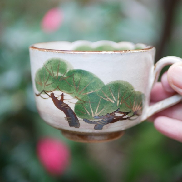 京焼・清水焼　色絵　コーヒー碗皿　松の図 2枚目の画像