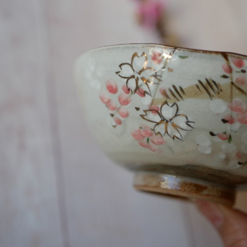 京焼・清水焼 色絵 ご飯茶碗 （枝垂れ桜 ピンクと白 サイズ 中
