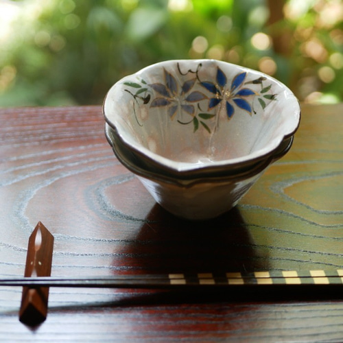 清水焼 手描き花模様 ボウル 清水焼 手描き花模様 ボウル 清水焼 花型 ボウル 手描き模様 京焼 | 花結晶