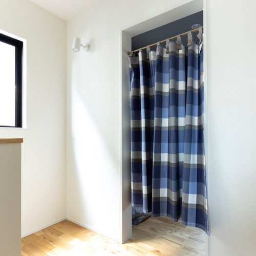 木製ハート型間仕切り チェック柄カーテン付き 王道のチェック柄がかわいい！洗える非遮光カーテン 『チェラム