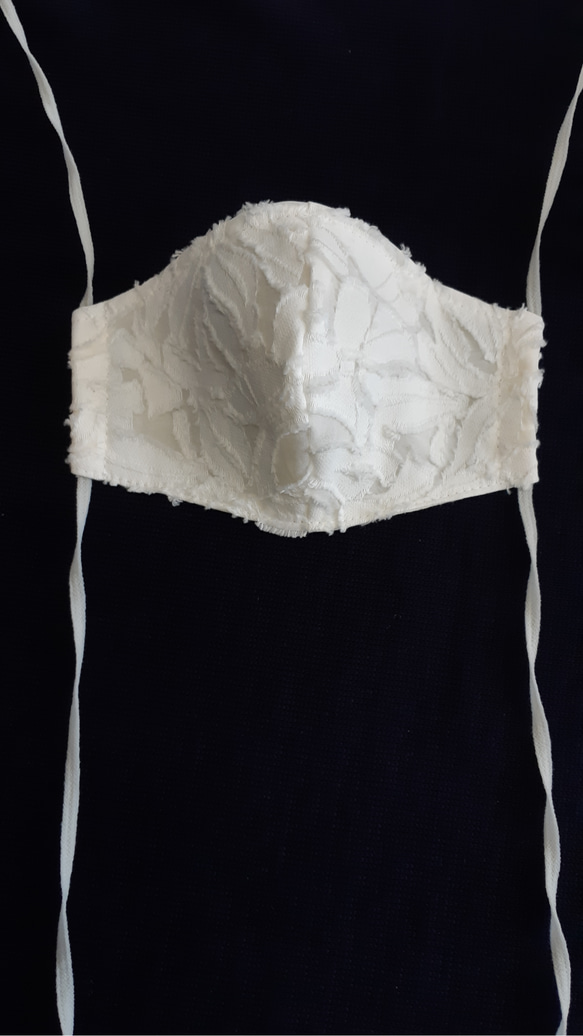 【新作】縫製屋の手作り立体マスク　　薄クリームフリンジレース 3枚目の画像
