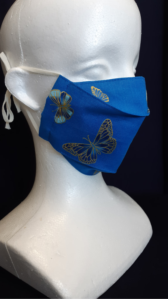 【秋の最新作】話題の形状！縫製屋の手作り立体布マスク！綿100%ブルー蝶々柄 1枚目の画像