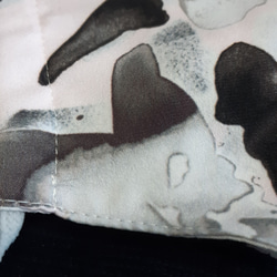 【秋の最新作】縫製屋の手作り立体マスク　薄ピンク　ボカシ花柄プリント生地 6枚目の画像