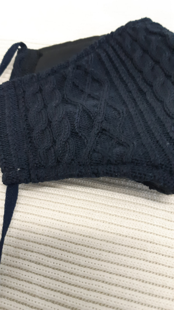 [冬季最新作品] 服裝店的手工三維面具 Soft knit Cable 圖案針織 溫暖的海軍藍 * 小號 第6張的照片