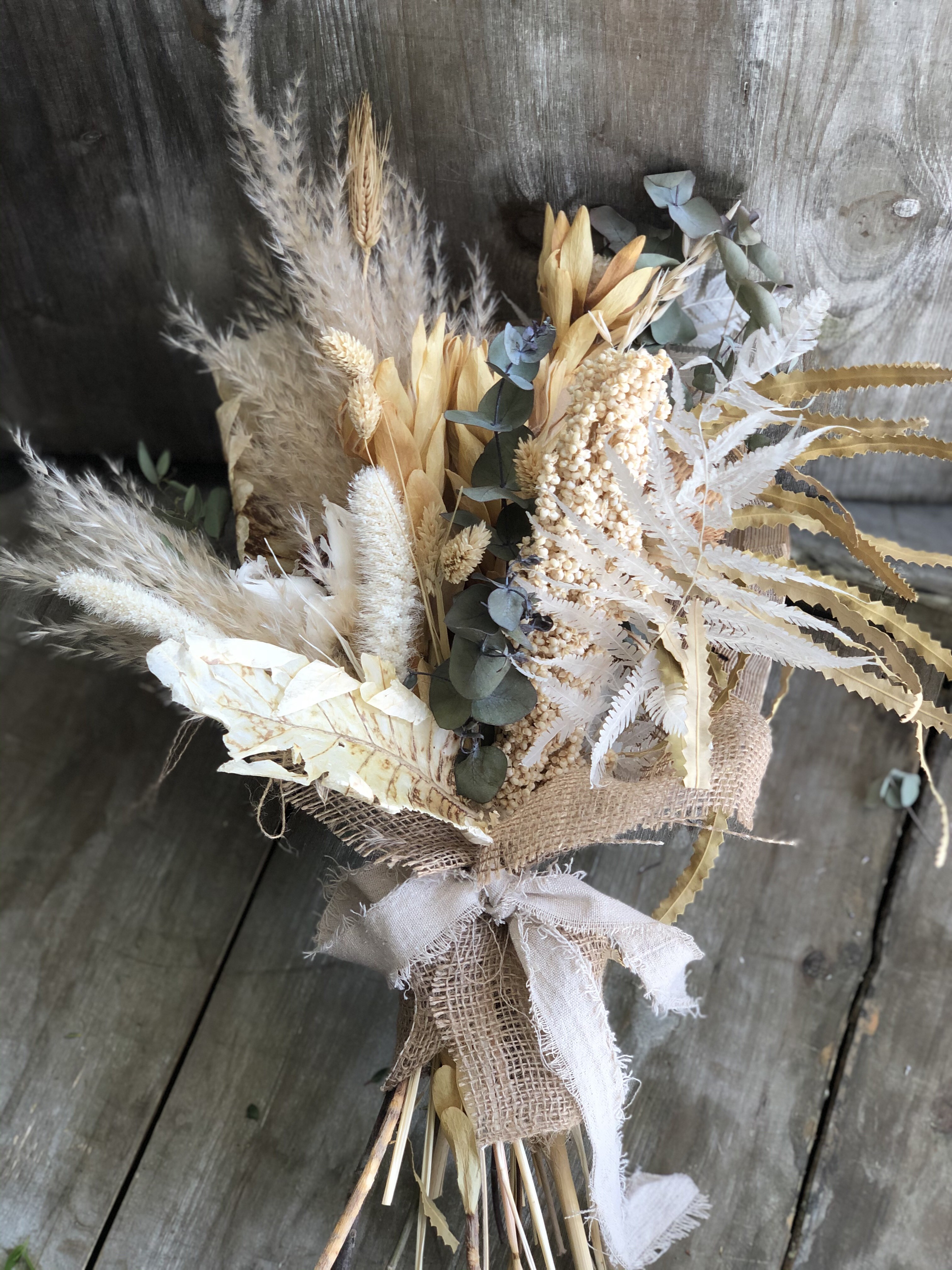 ドライフラワーのまっしろスワッグ♡