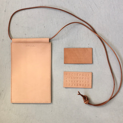 栃木皮革 鞣製皮革智慧型手機小包裝 選擇免費或付費雕刻 [4 種顏色可選] 第6張的照片