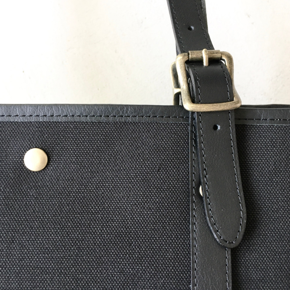 2way長さ調節 2枚貼り牛革ハンドルと6号帆布のトートバッグ【ブラック】