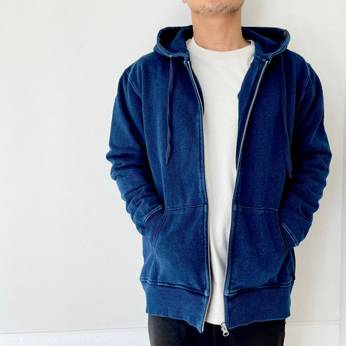 季節の変わり目にも！インディゴ染めスウェット フルジップ パーカー