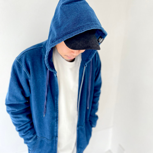 季節の変わり目にも！インディゴ染めスウェット フルジップ パーカー