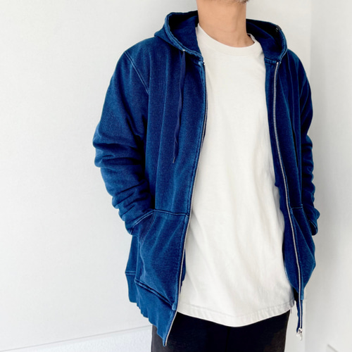 季節の変わり目にも！インディゴ染めスウェット フルジップ パーカー