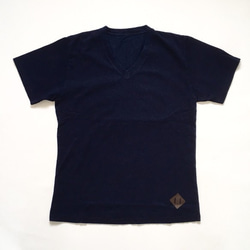 【送料無料】エイジングブルー　レザーパッチ付インディゴ天竺のVネックTシャツ[Mサイズ] 5枚目の画像