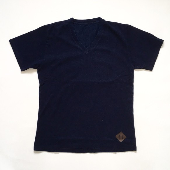 【送料無料】エイジングブルー　レザーパッチ付インディゴ天竺のVネックTシャツ[Mサイズ] 5枚目の画像