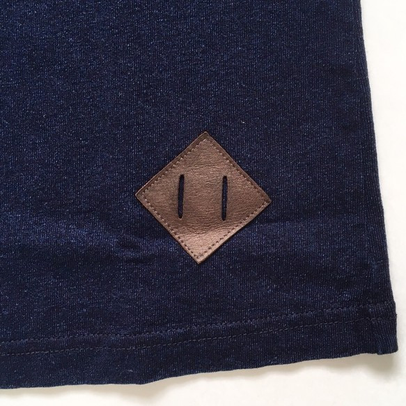【送料無料】エイジングブルー　レザーパッチ付インディゴ天竺のVネックTシャツ[Mサイズ] 10枚目の画像