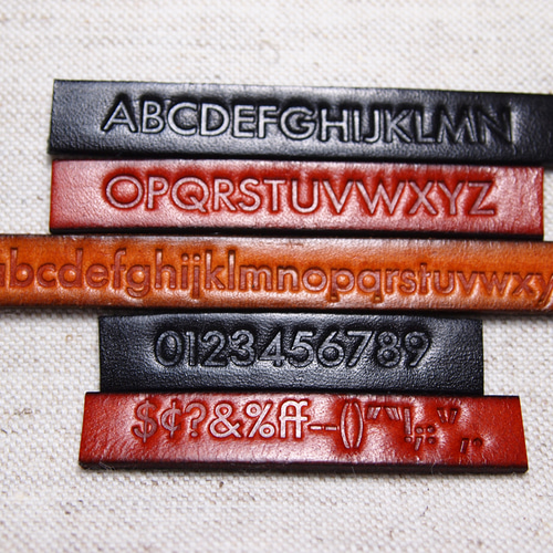 ★皮タグ刻印オーダー★ オーダーメイド】 レザー刻印オリジナルタグ 10枚 その他素材 CHO 通販