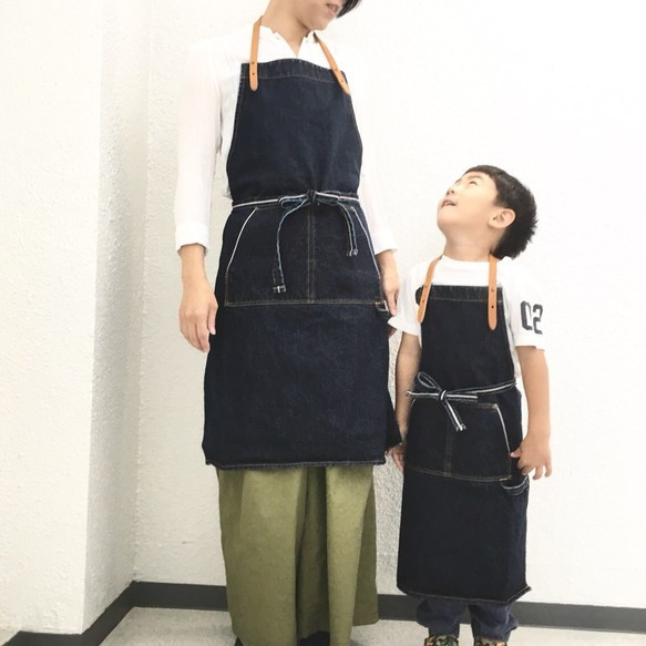 【子供用】バイオウォッシュ14.7ozシャトル織機デニムと極厚オイルヌメのエプロン【インディゴ】