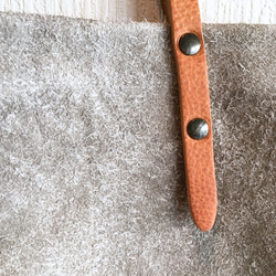 新顏色“真正的皮革”安哥拉絲絨和超厚油頸圓形托特包[米色] 第6張的照片