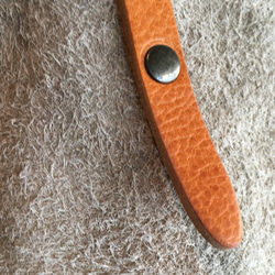 新顏色“真正的皮革”安哥拉絲絨和超厚油頸圓形托特包[米色] 第9張的照片