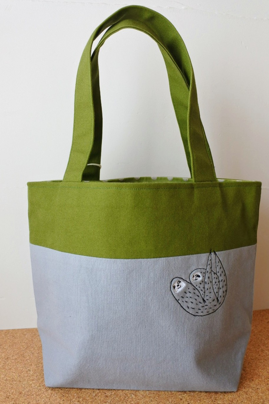 motorinue＆Lokhme m11247 ナマケモノ親子 マチバッグ 刺繍 ししゅう