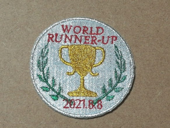 スポーツ国際競技・オリンピック/ジャパンWORLD RUUNER-UP銀メダル王杯デザインワッペン銀 1枚目の画像