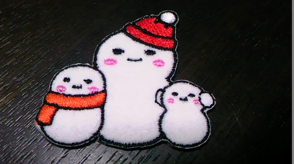 かわいい雪だるまの親子刺繍ワッペンM/クリスマス冬 1枚目の画像
