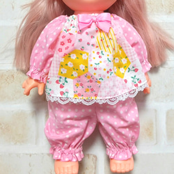 お人形のパジャマ 25cmサイズ パッチワーク 2枚目の画像