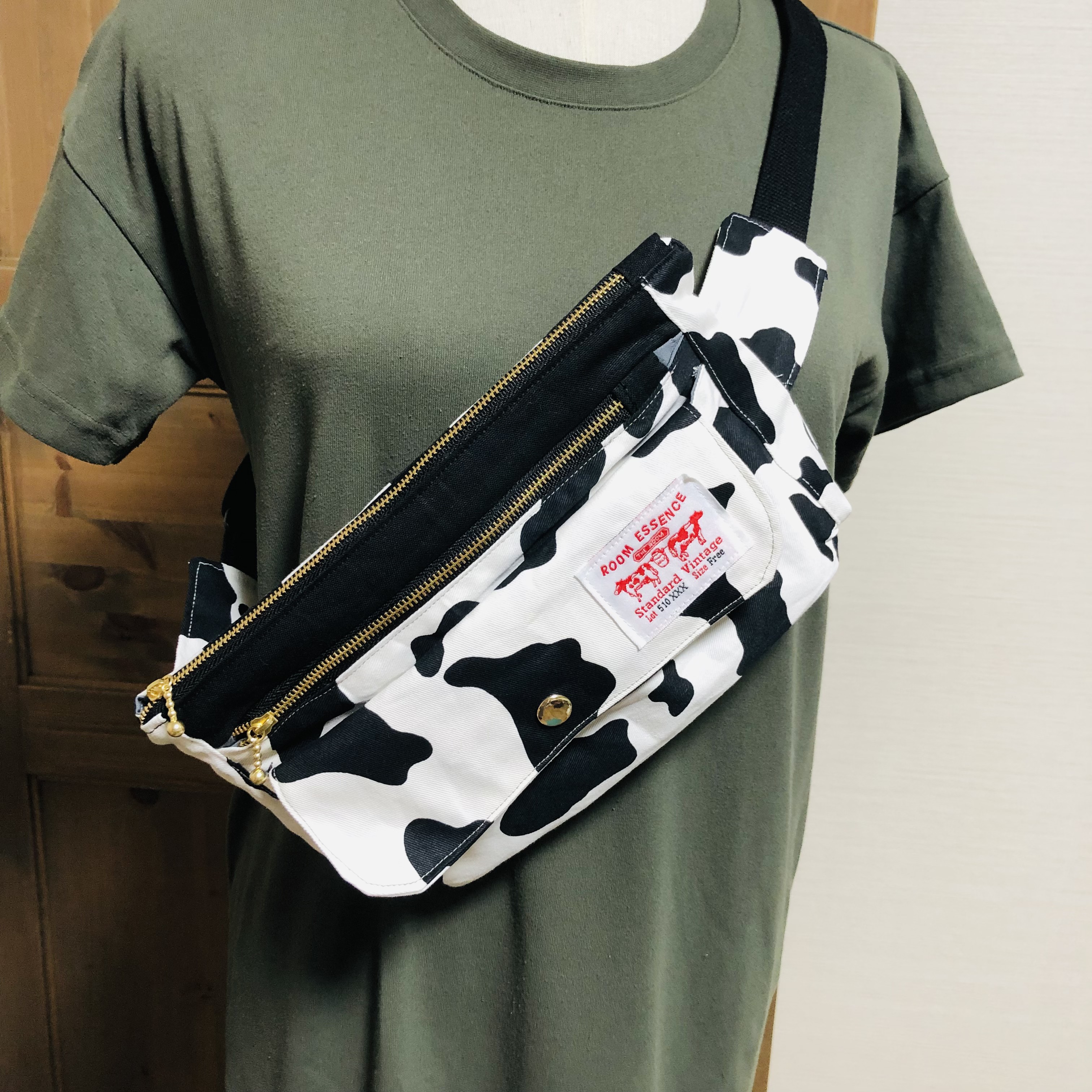 牛柄ホルスタインショルダーバッグ(白/黒)＊ハンドメイド