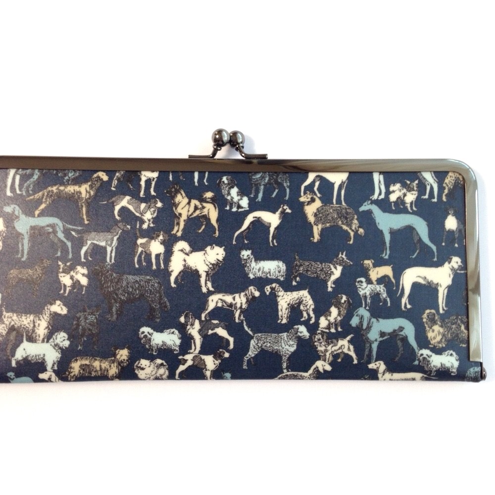 ＊ラミネート＊ がま口長財布 スリム ベスト・イン・ショウ ダークネイビー 犬 リバティプリント使用