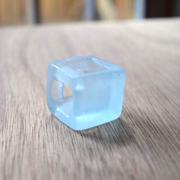 Ice cube [blue] * 置き飾り 1枚目の画像