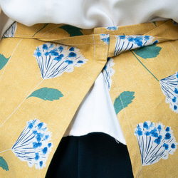 黄色の花柄エプロン-同じ柄のマスク付き-京都の縫製師手作り 6枚目の画像