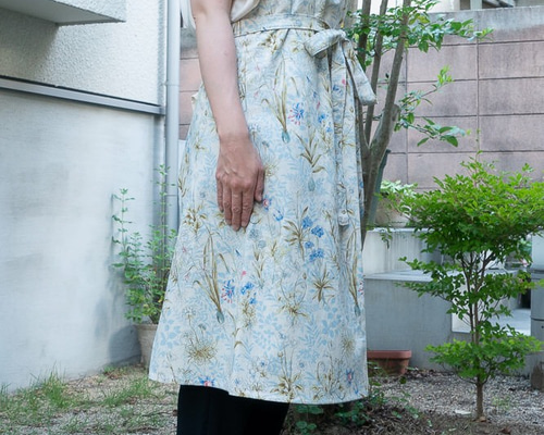 ハンドメイド　エプロン　真です。 楽天市場】LoLoLavo（ロロラボ） リメイクパッチワークエプロン