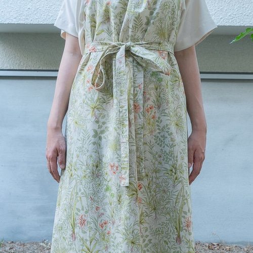ナチュラルグリーンの花柄エプロン-京都の縫製師手作り エプロン