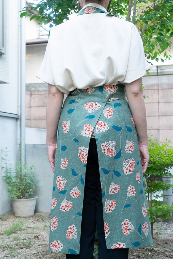 シックなグリーンの花柄エプロン-京都の縫製師手作り 9枚目の画像