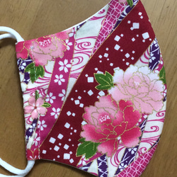 送料無料　立体 布マスク　ハンドメイド マスク かわいい 花柄 和柄  和風 和模様  桜 牡丹 赤系(裏地白) 2枚目の画像