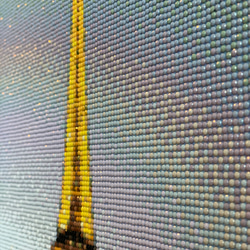 5Dダイヤモンドカットされた輝くビーズ　エッフェル塔　完成品 3枚目の画像