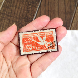 世界の切手ブローチ（パラグアイ・伝書鳩）２ 3枚目の画像