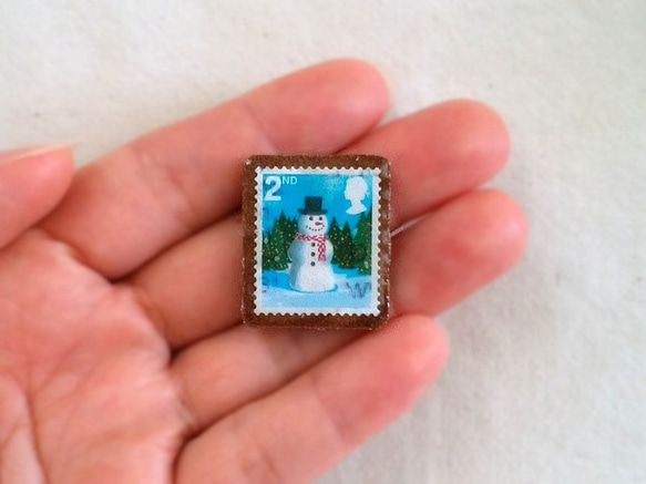 クリスマス切手ブローチ＊シルクハットを被った雪だるま＊イギリス 2枚目の画像