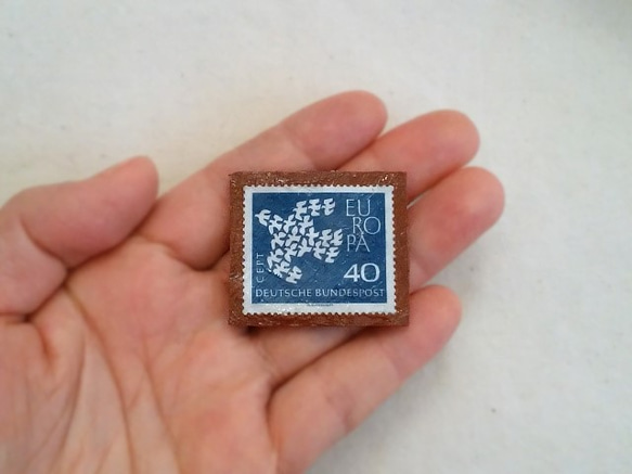 ドイツ切手ブローチorチャーム＊ヨーロッパの19羽の鳩＊ 3枚目の画像