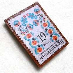 ハンガリー切手ブローチorチャーム＊カロチャ刺繍１９fo＊ 3枚目の画像