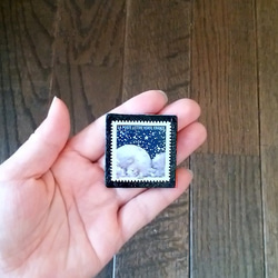 ＊惑星の手紙・雲の中の眠れない月＊切手ブローチorチャーム 2枚目の画像