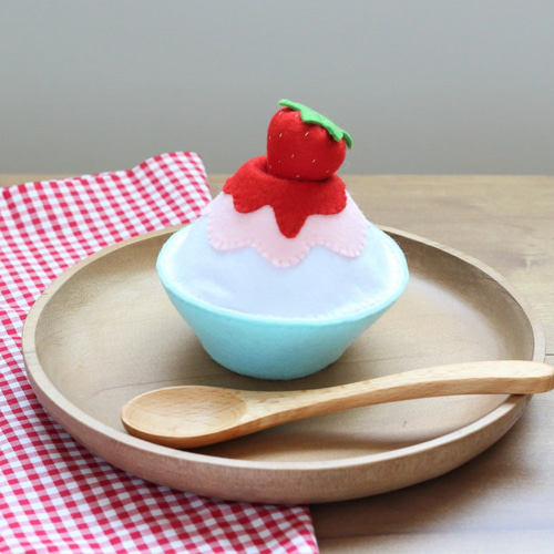 溶ける！】かき氷☆いちごシロップ＆いちごのせ☆フェルトのおままごと