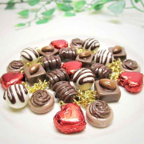 チョコがいっぱい！ / フェイクスイーツ バッグチャーム gReen appLe