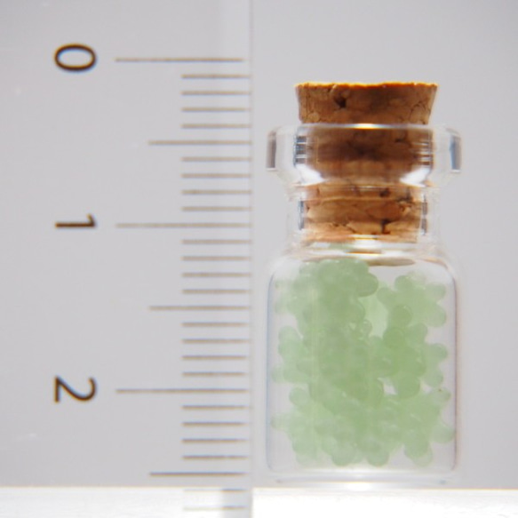 金平糖瓶詰めのミニミニオブジェ　ミントグリーン 2枚目の画像