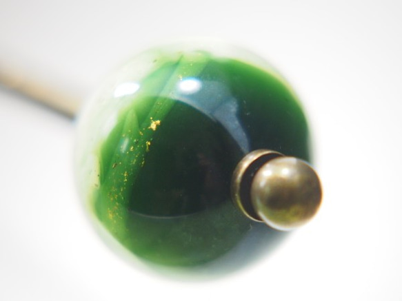 金粉散らしとんぼ玉かんざし　深緑×白 3枚目の画像