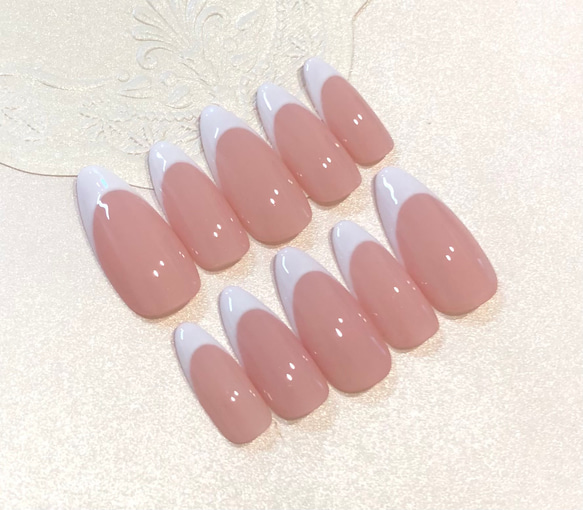ポイント ミディアム アーモンド 白フレンチ ネイルチップ 付け爪