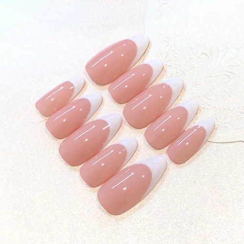 ポイント ミディアム アーモンド 白フレンチ ネイルチップ 付け爪