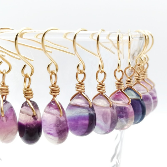 ∞ひと雫∞ 紫陽花色 フローライト 一粒ピアス ピアス（フック