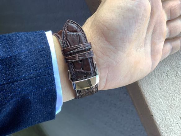 高級ワニ革使用Apple Watch クロコダイル革 ワニ革 バンド 時計ベルト  ブラウン総手縫い製作 D54 2枚目の画像
